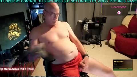 Snapshot of pilot_dave_69 chatting on 09-27-25, 05:12 Dave online show from 09-27-25, 05:12