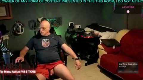 Snapshot of pilot_dave_69 chatting on 10-25-25, 04:31 Dave online show from 10-25-25, 04:31