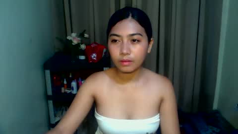 Snapshot of pinay_aangel chatting on 05-19-26, 10:43 pinay_aangel online show from 05-19-26, 10:43
