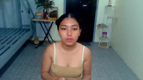Snapshot of pinay_aangel chatting on 05-25-26, 10:10 pinay_aangel online show from 05-25-26, 10:10
