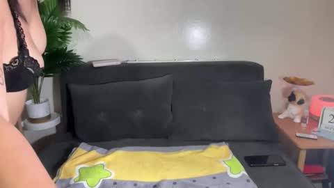 Snapshot of pinay_feb chatting on 09-21-25, 08:27 Hot Feb online show from 09-21-25, 08:27