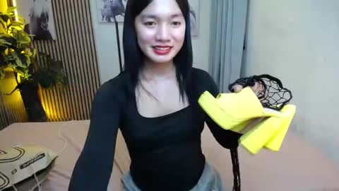 Shenna online show from 11-20-25, 04:51