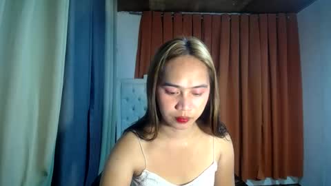 Snapshot of pinay_yahsy chatting on 06-18-26, 01:37 pinay_yahsy online show from 06-18-26, 01:37