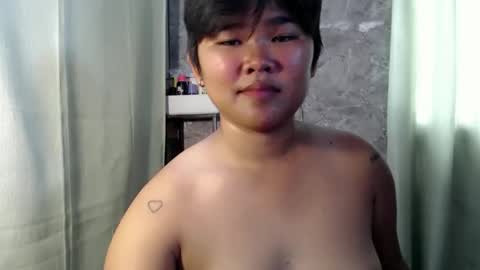 Snapshot of pinayprincesslyn chatting on 05-29-26, 04:32 Lyn the Lesbian online show from 05-29-26, 04:32