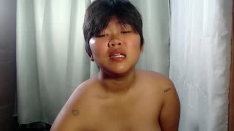Snapshot of pinayprincesslyn chatting on 06-09-26, 10:43 Lyn the Lesbian online show from 06-09-26, 10:43