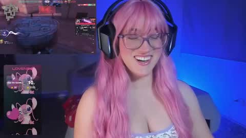 Snapshot of pink_angell chatting on 01-23-25, 02:23 Emilly Santis online show from 01-23-25, 02:23