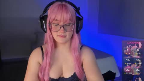 Snapshot of pink_angell chatting on 02-09-25, 05:19 Emilly Santis online show from 02-09-25, 05:19