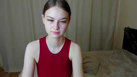 Snapshot of pink_banny chatting on 06-20-26, 03:31 Alex online show from 06-20-26, 03:31