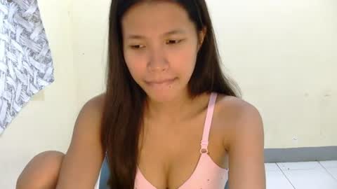 Snapshot of pink_bubbles011 chatting on 07-04-26, 12:39 pink_bubbles011 online show from 07-04-26, 12:39