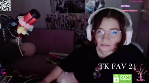 Snapshot of pink_girl0n chatting on 07-02-26, 06:52 Kitty online show from 07-02-26, 06:52