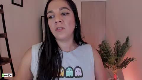 Snapshot of pink_kitten_ chatting on 06-10-26, 06:29 Eli online show from 06-10-26, 06:29