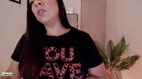 Snapshot of pink_kitten_ chatting on 06-26-26, 03:38 Eli online show from 06-26-26, 03:38
