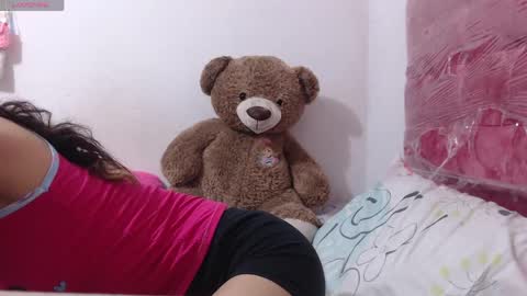 pink_love_25 online show from 04-13-26, 05:13