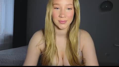 Snapshot of pink_rosee_ chatting on 10-09-25, 02:53 online show from 10-09-25, 02:53