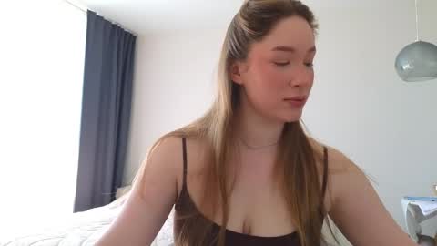 Snapshot of pink_rosee_ chatting on 06-01-26, 03:08 online show from 06-01-26, 03:08