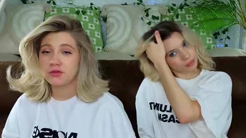 Snapshot of pinkadele chatting on 12-02-25, 09:14 Adele online show from 12-02-25, 09:14