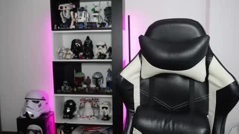 Emily online show from 02-01-26, 03:43