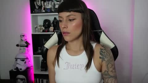 Snapshot of pinkcatlive chatting on 06-03-26, 05:40 Emily online show from 06-03-26, 05:40