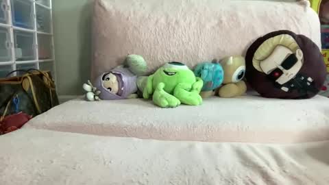 pinkcheetodomain online show from 12-17-24, 09:38