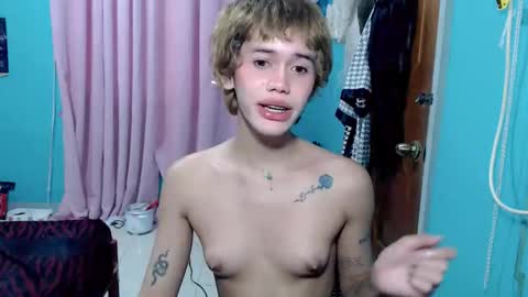 Snapshot of pinke_princesx1 chatting on 04-26-26, 03:15 Cherry online show from 04-26-26, 03:15