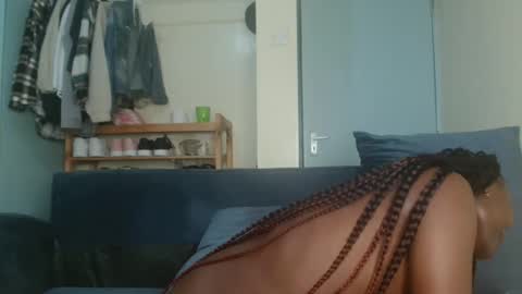 Snapshot of pinklover2003 chatting on 04-21-26, 11:40 Serena online show from 04-21-26, 11:40