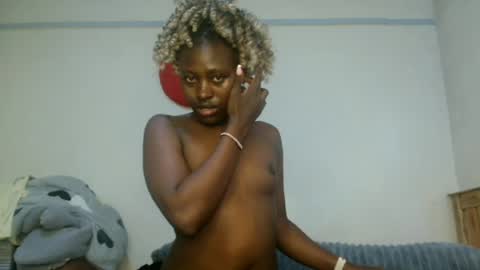 Snapshot of pinklover2003 chatting on 06-12-26, 10:58 Serena online show from 06-12-26, 10:58