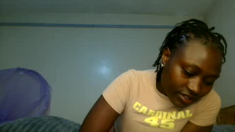 Snapshot of pinklover2003 chatting on 06-18-26, 05:50 Serena online show from 06-18-26, 05:50