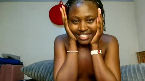 Snapshot of pinklover2003 chatting on 06-19-26, 08:12 Serena online show from 06-19-26, 08:12