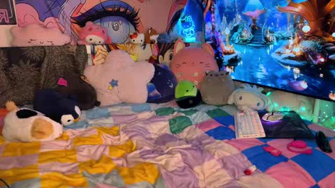 Gwenie online show from 03-10-25, 04:28