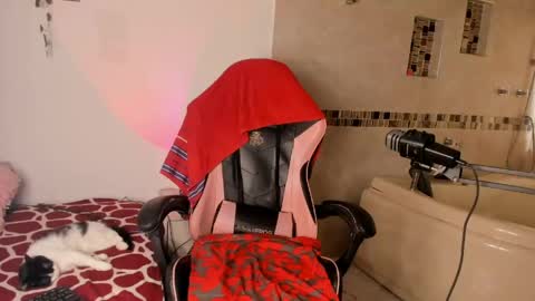 Sarah .. online show from 04-17-26, 05:16