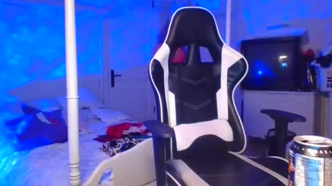 Snapshot of pinkpillbambi chatting on 01-26-25, 11:39 pinkpillbambi online show from 01-26-25, 11:39