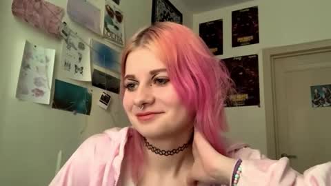 Sara online show from 10-04-25, 01:53