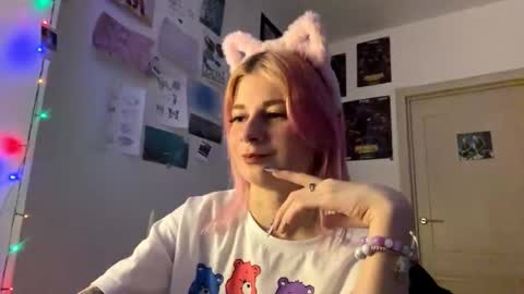 Sara online show from 10-10-25, 09:25