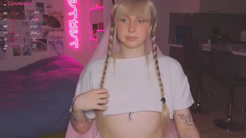 pinkvenom_ online show from 11-30-25, 12:09