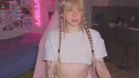 pinkvenom_ online show from 12-01-25, 10:42