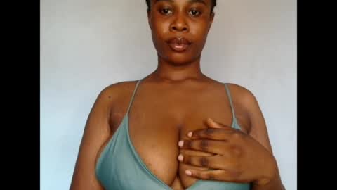 Snapshot of pinkxsugar chatting on 06-13-26, 02:04 pinkxsugar online show from 06-13-26, 02:04