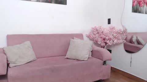 Snapshot of pinky_f00x chatting on 05-06-26, 07:08 pinky_f00x online show from 05-06-26, 07:08