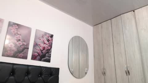 Snapshot of pinky_f00x chatting on 05-23-26, 07:29 pinky_f00x online show from 05-23-26, 07:29