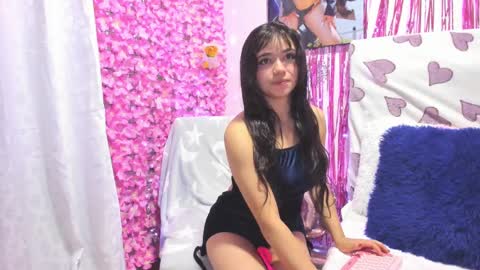 Snapshot of pinky_purr chatting on 09-19-25, 09:43 Pinky Purr online show from 09-19-25, 09:43