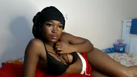Snapshot of pinnacle_ chatting on 06-07-26, 10:57 zenah online show from 06-07-26, 10:57