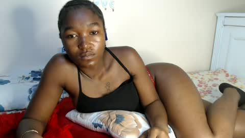 Snapshot of pinnacle_ chatting on 06-20-26, 02:47 zenah online show from 06-20-26, 02:47