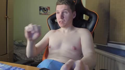 Pierre online show from 12-08-24, 02:41