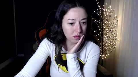 piscesgirl06 online show from 01-19-26, 05:33