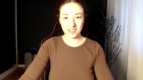 piscesgirl06 online show from 02-02-26, 05:39