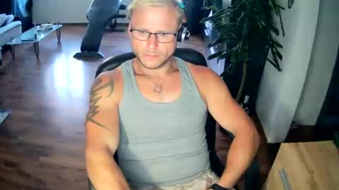Snapshot of pitrs30sexy chatting on 07-13-26, 03:48 pitrs30sexy online show from 07-13-26, 03:48