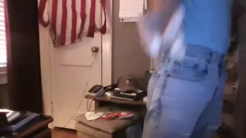 whom like be watching.i online show from 01-18-26, 05:17