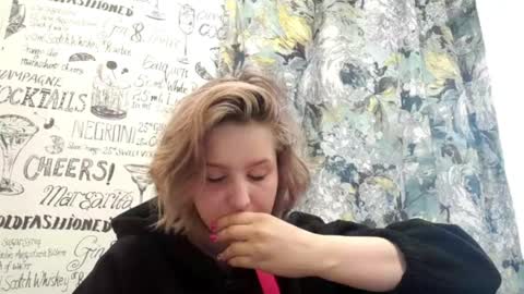 Caroline online show from 04-04-26, 04:22