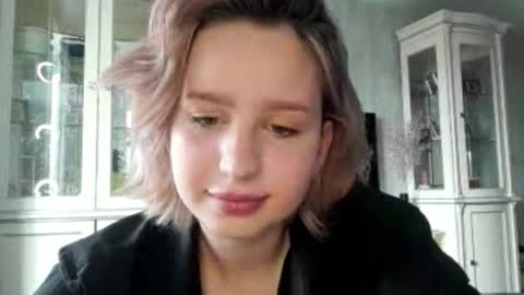 Caroline online show from 04-06-26, 04:46
