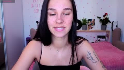 Snapshot of pixie_molly chatting on 07-05-26, 02:29 Molly online show from 07-05-26, 02:29