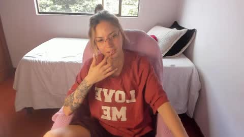 Snapshot of pixiedaemon chatting on 04-18-26, 07:58 pixie online show from 04-18-26, 07:58